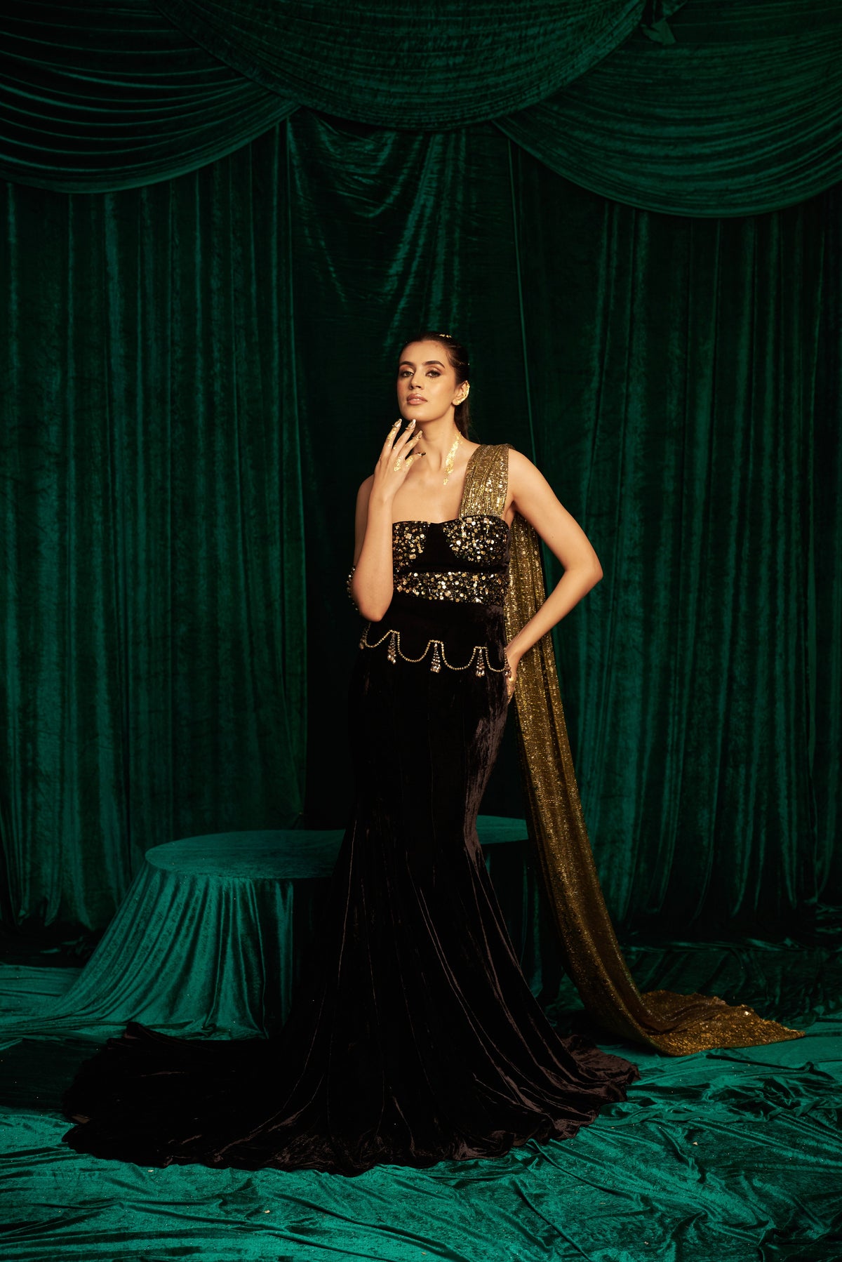 Velvet Scalp Blouse With Fishtail Skirt Set — image 2