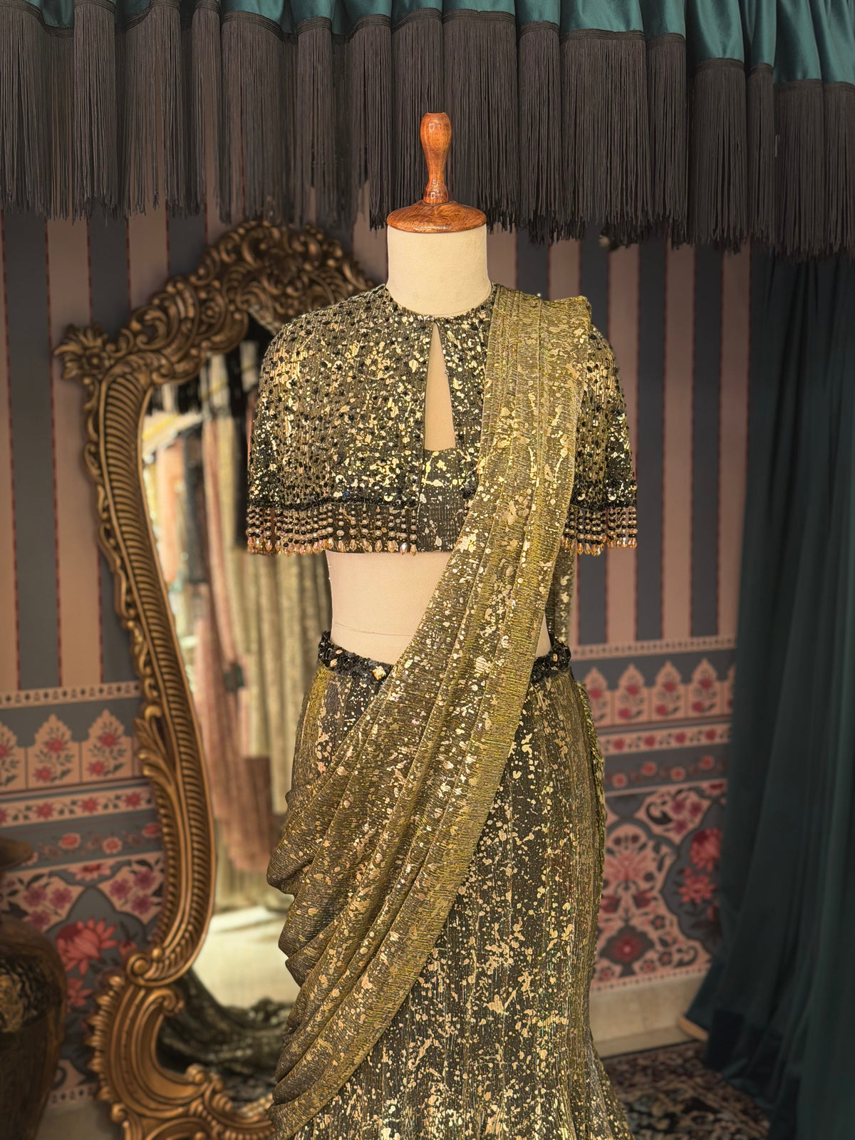 Embroidered Short Cape With Fishtail Saree — image 3